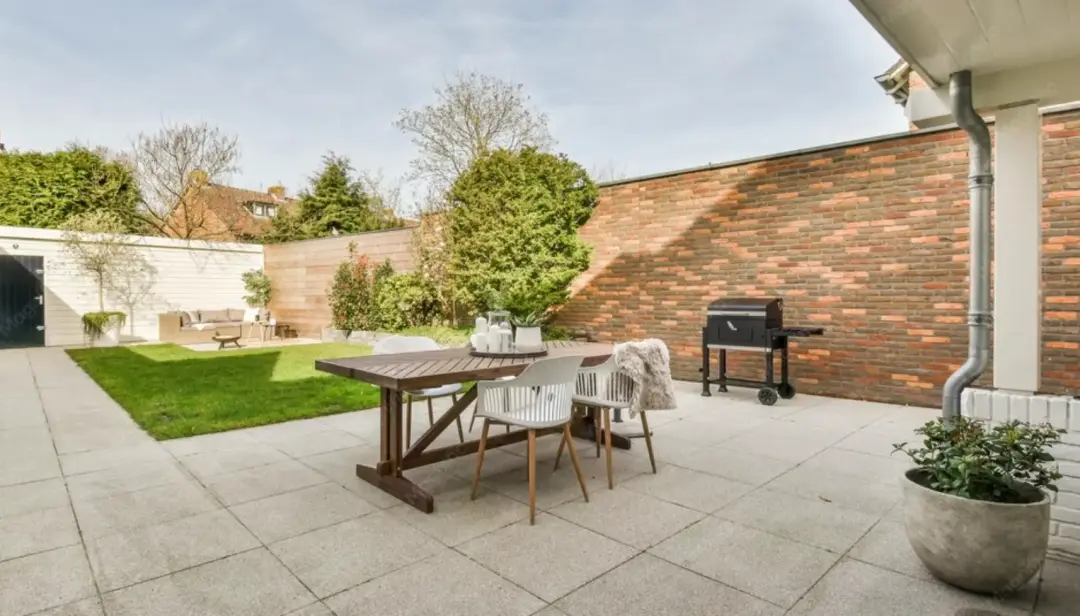 Laying for Garden Furniture - How to Choose the Right Patio 